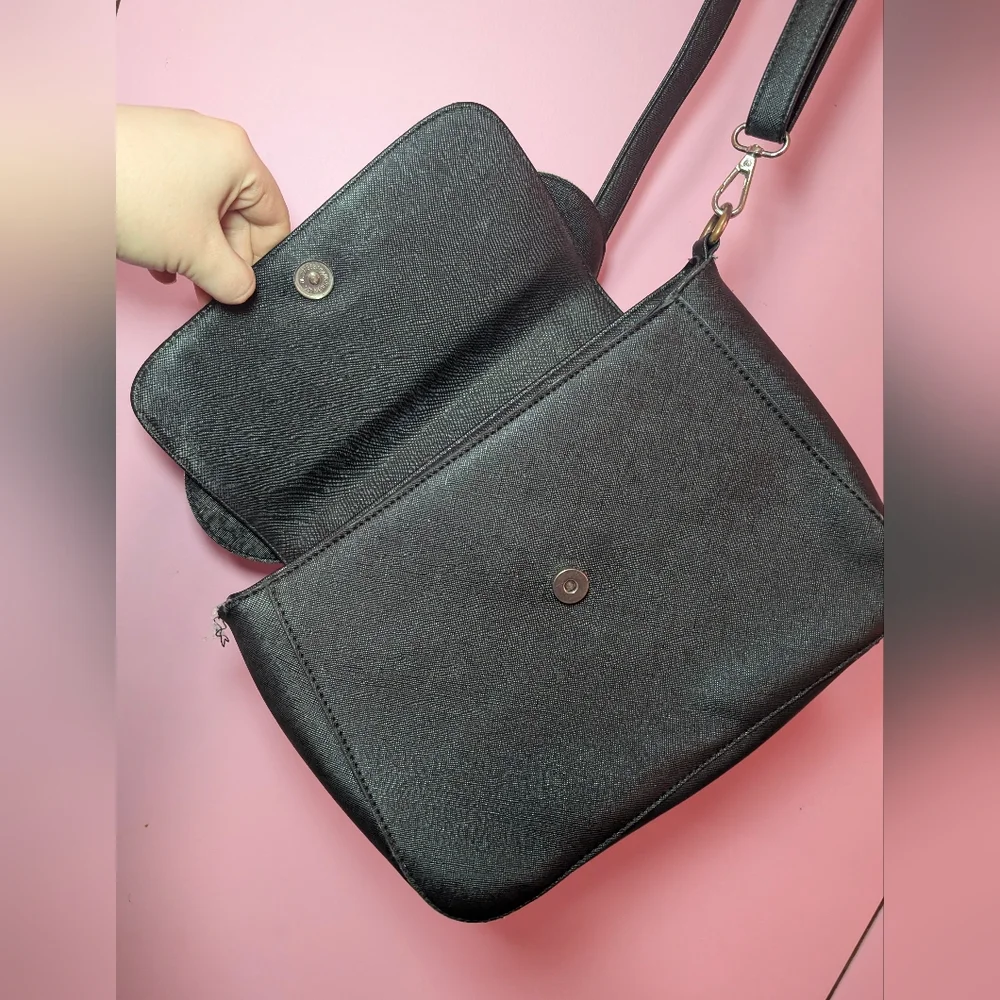 Loungefly Disney Minnie Mouse Crossbody Bag Damaged - Picture 6 of 8